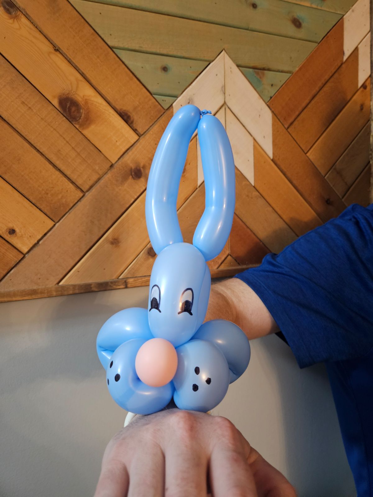 Wrist balloon bunny